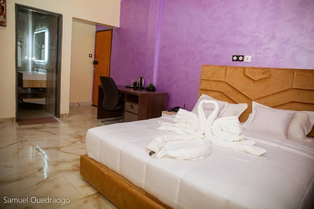 Complexe Hotelier And واغادوغو المظهر الخارجي الصورة