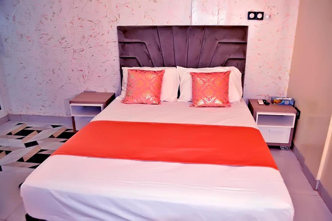 Complexe Hotelier And واغادوغو المظهر الخارجي الصورة