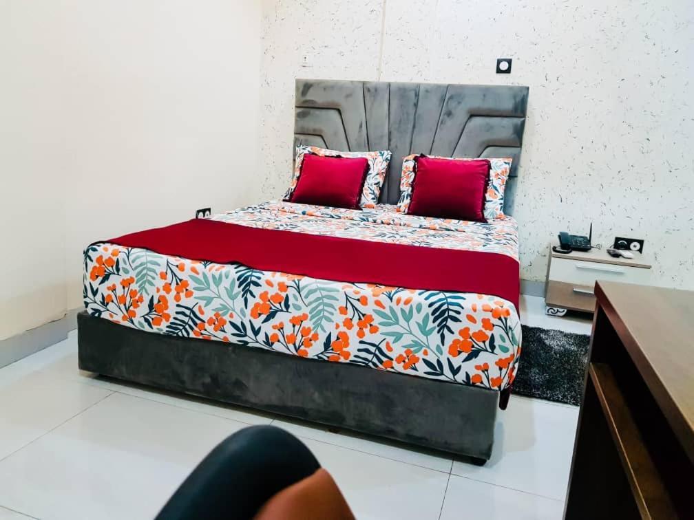 Complexe Hotelier And واغادوغو المظهر الخارجي الصورة